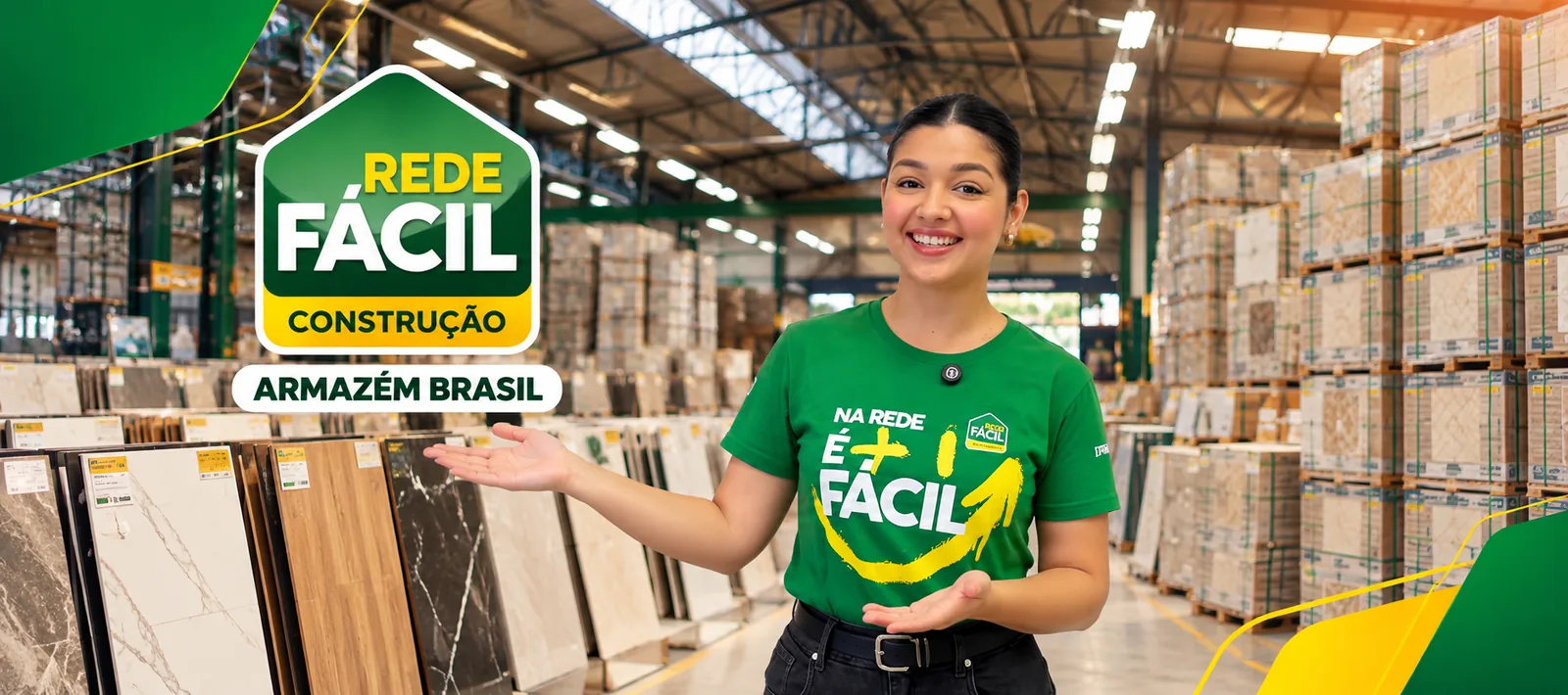Atendente da Rede Fácil Armazém Brasil apresentando porcelanatos e revestimentos no estoque